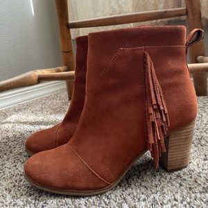 Toms Lunata Fringe Western Boot Size 7.5